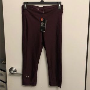 Women’s under Armour crop compression leggings